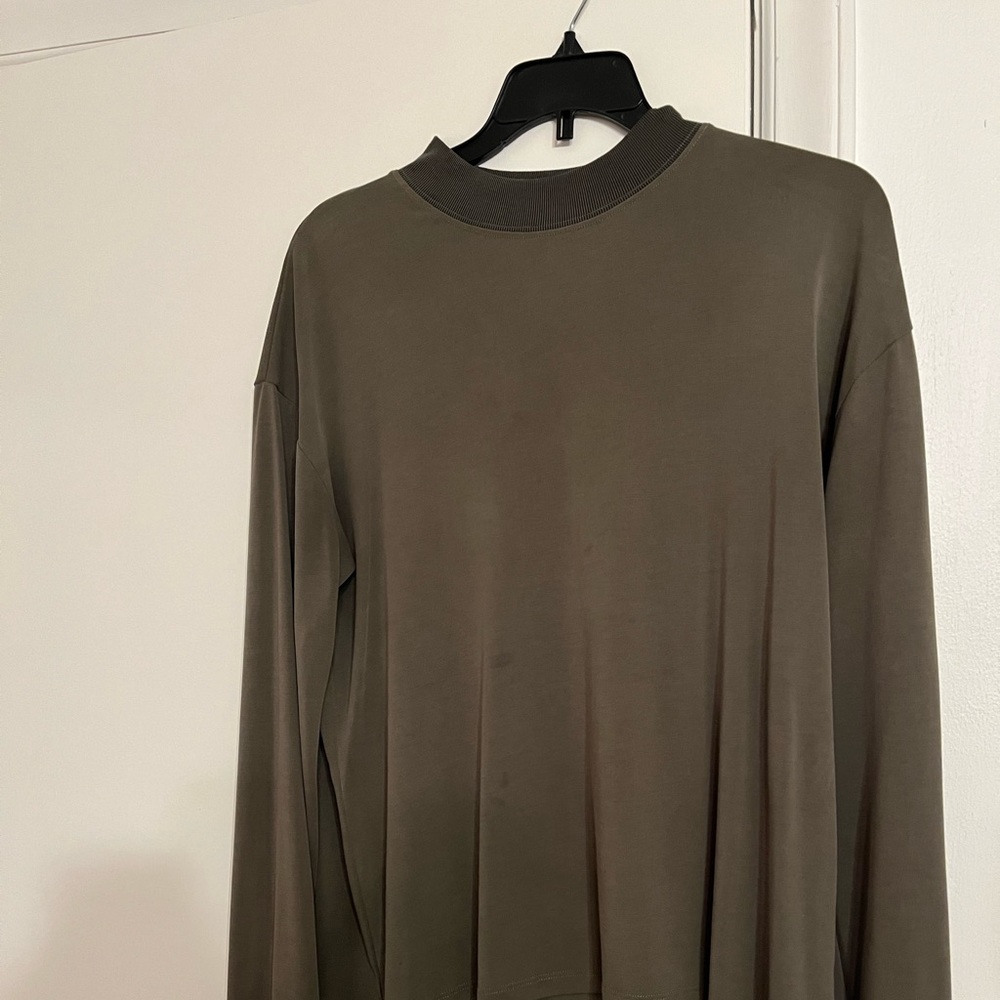 Green long sleeve super short shirt